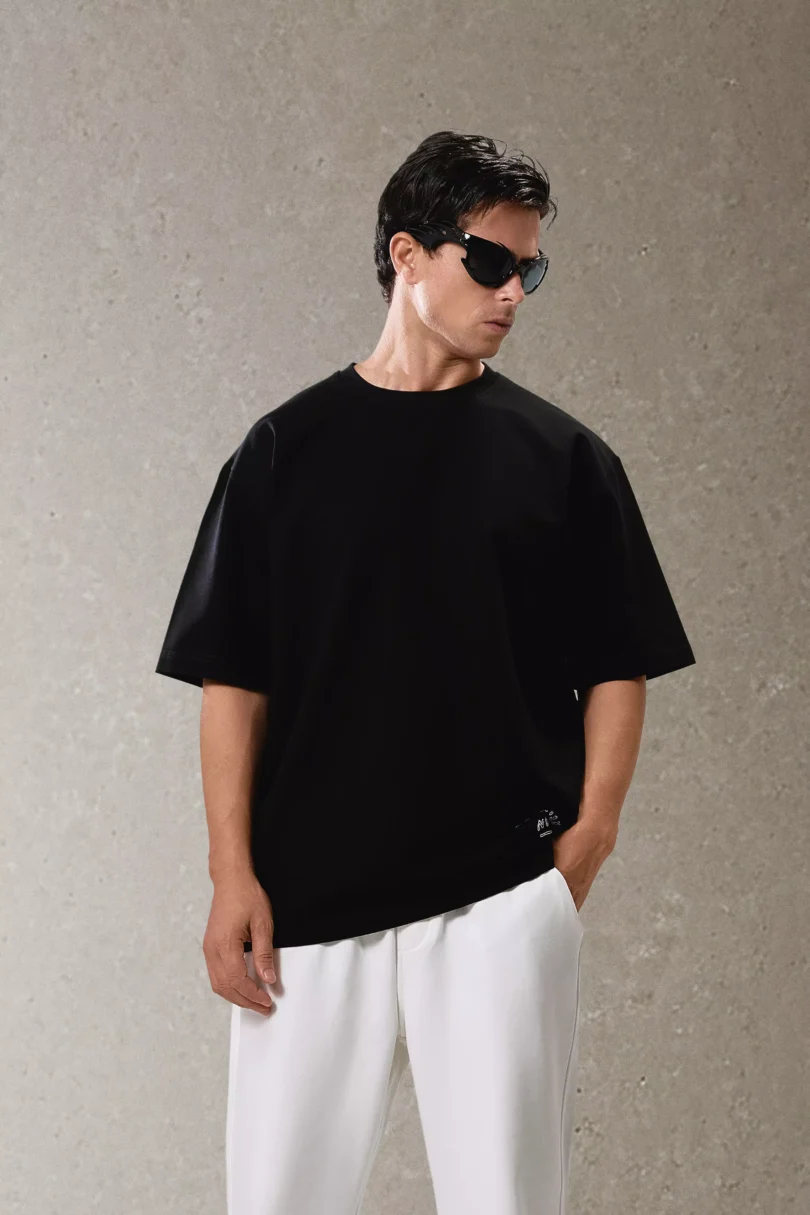Milton T-shirt - Black - Image 4