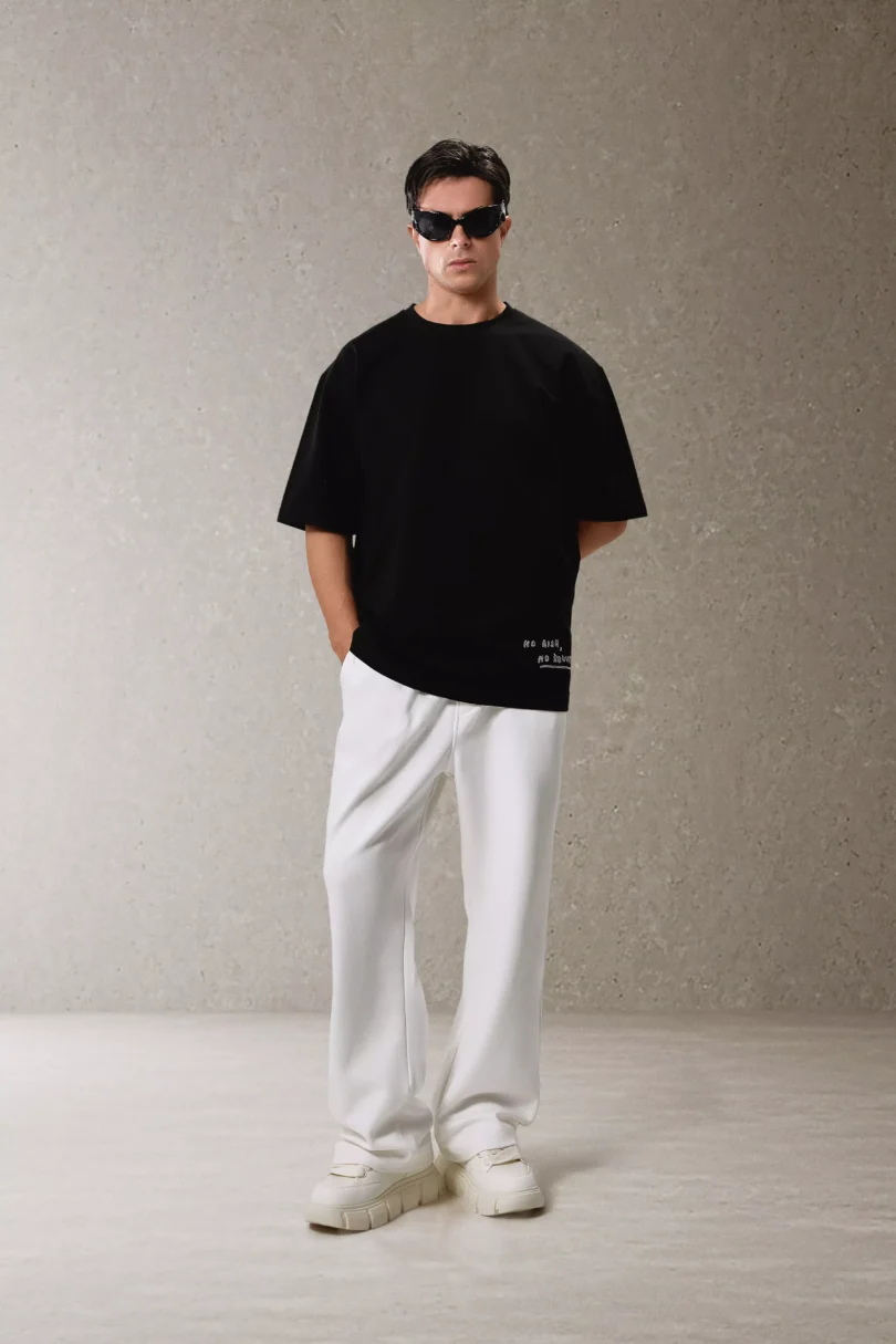 Milton T-shirt - Black - Image 7