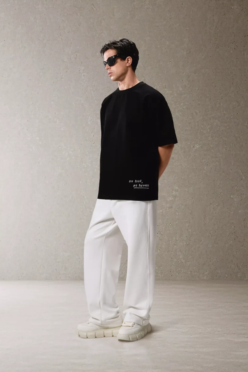 Milton T-shirt - Black - Image 6