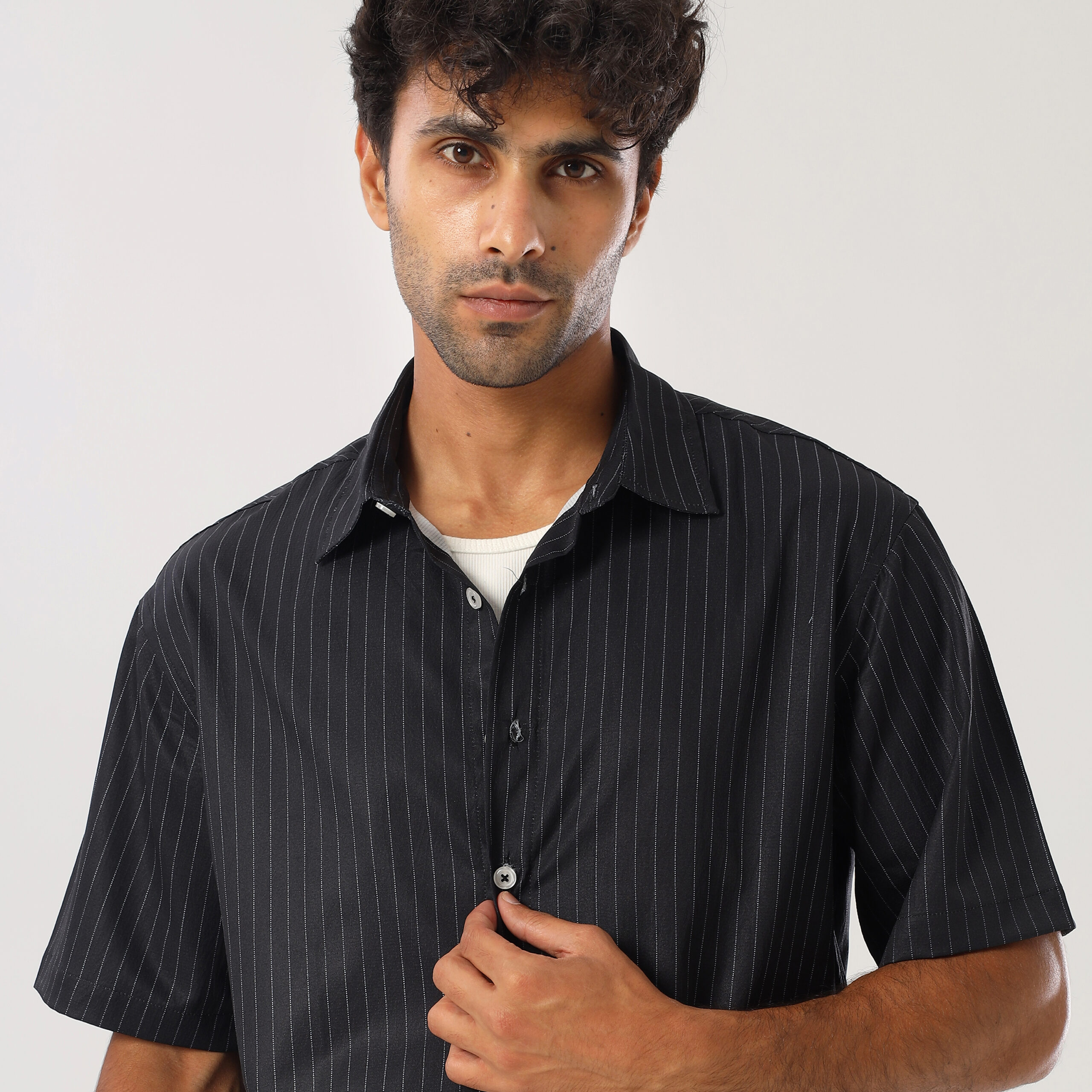 Striped Box-Fit shirt-Black - Image 3