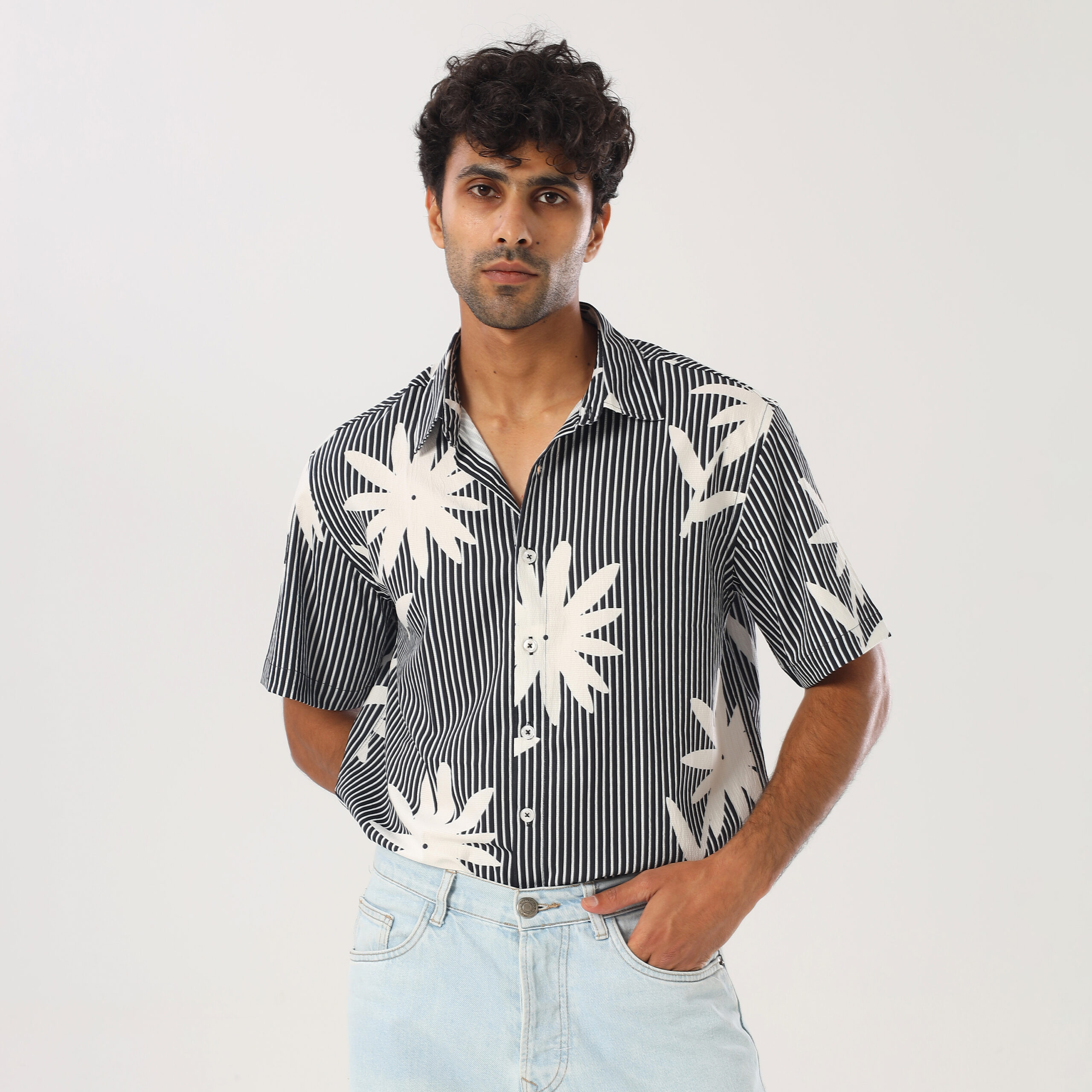 Printed Box Fit Shirt-Black - Image 3
