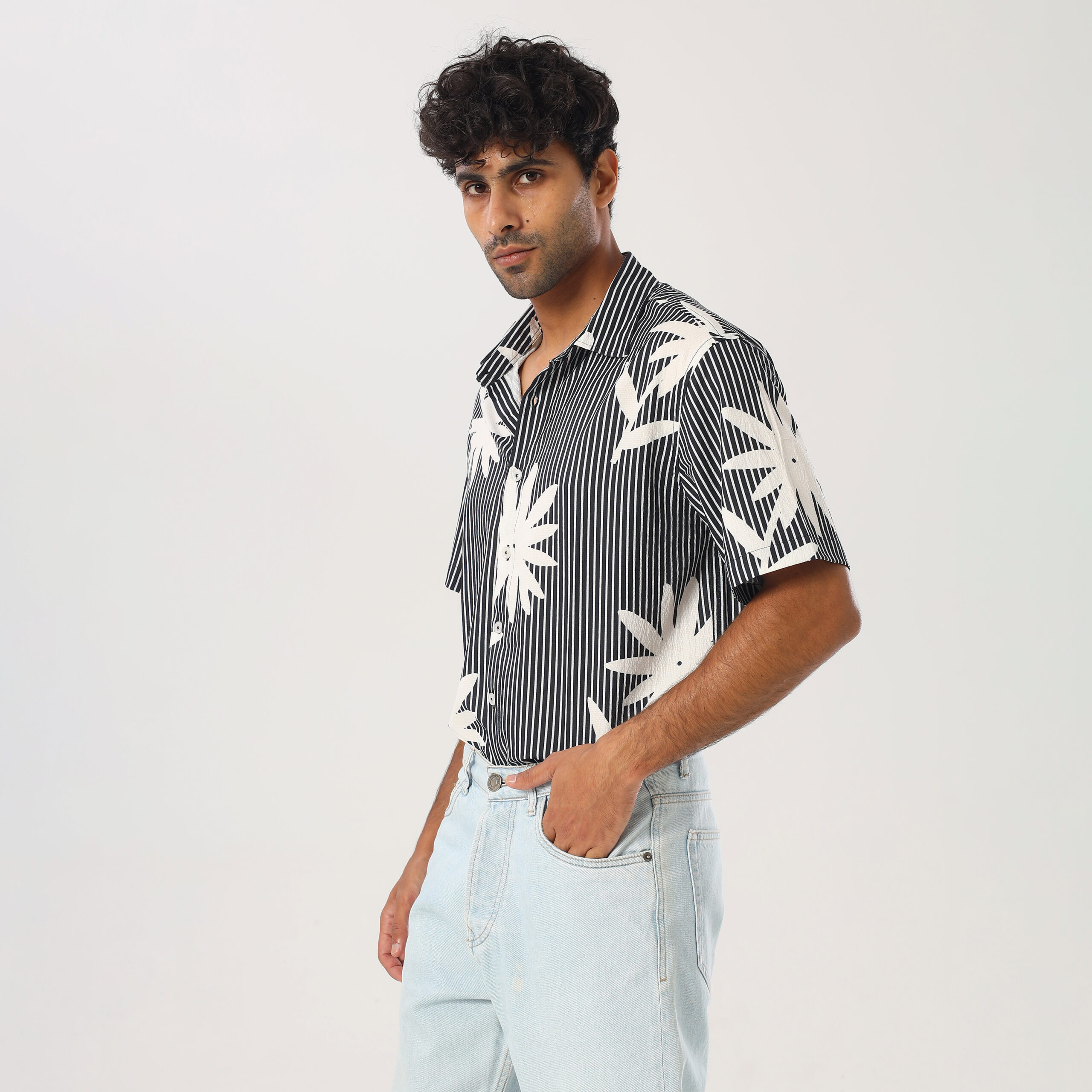 Printed Box Fit Shirt-Black - Image 4